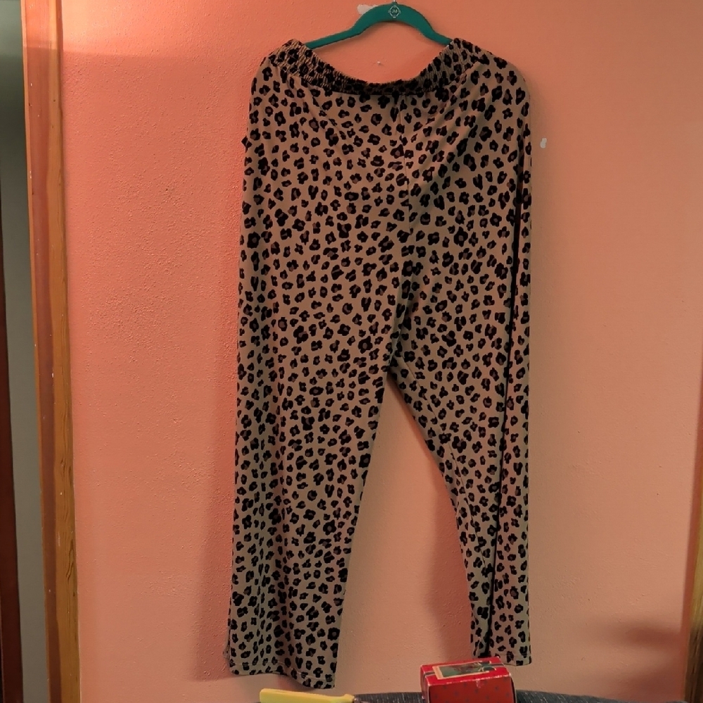 IMAN Leopard Print Straight Leg Pants - Picture 2 of 5
